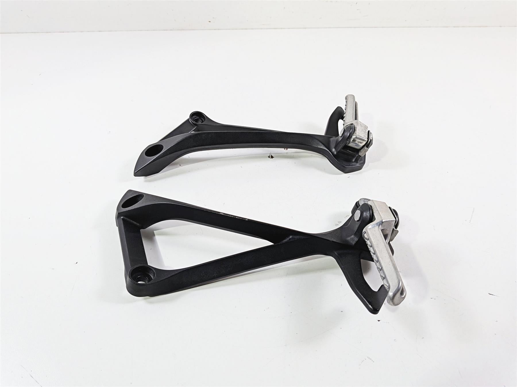 2022 Kawasaki ZX10R ZX1000 Ninja Passenger Foot Peg Rest Set 35063-0700-18R {{ shop.shopifyCountryName }} - Mototech271