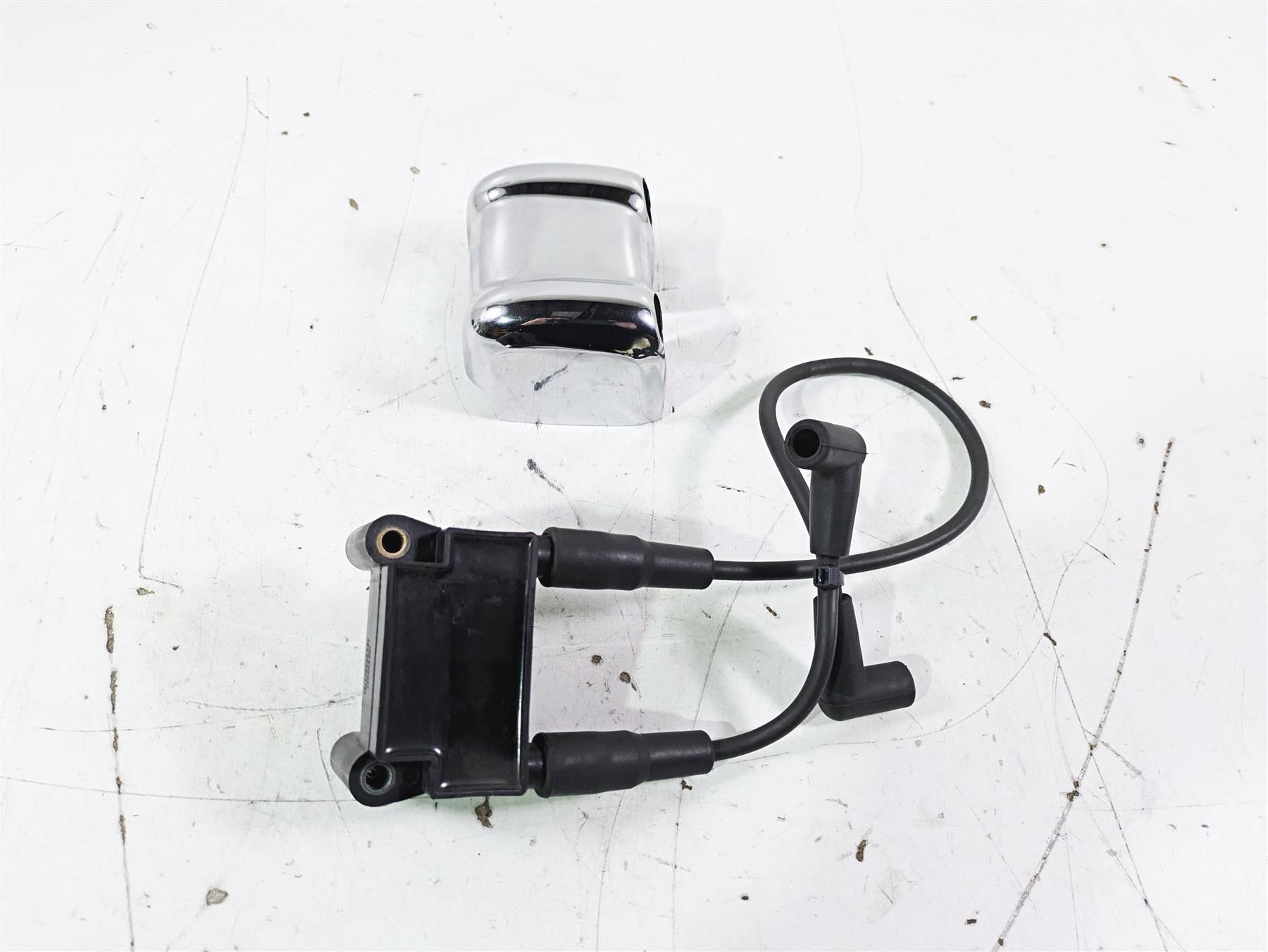 2016 Harley FLSTC Softail Heritage Ignition Coil & Chrome Cover 31696-07A {{ shop.shopifyCountryName }} - Mototech271