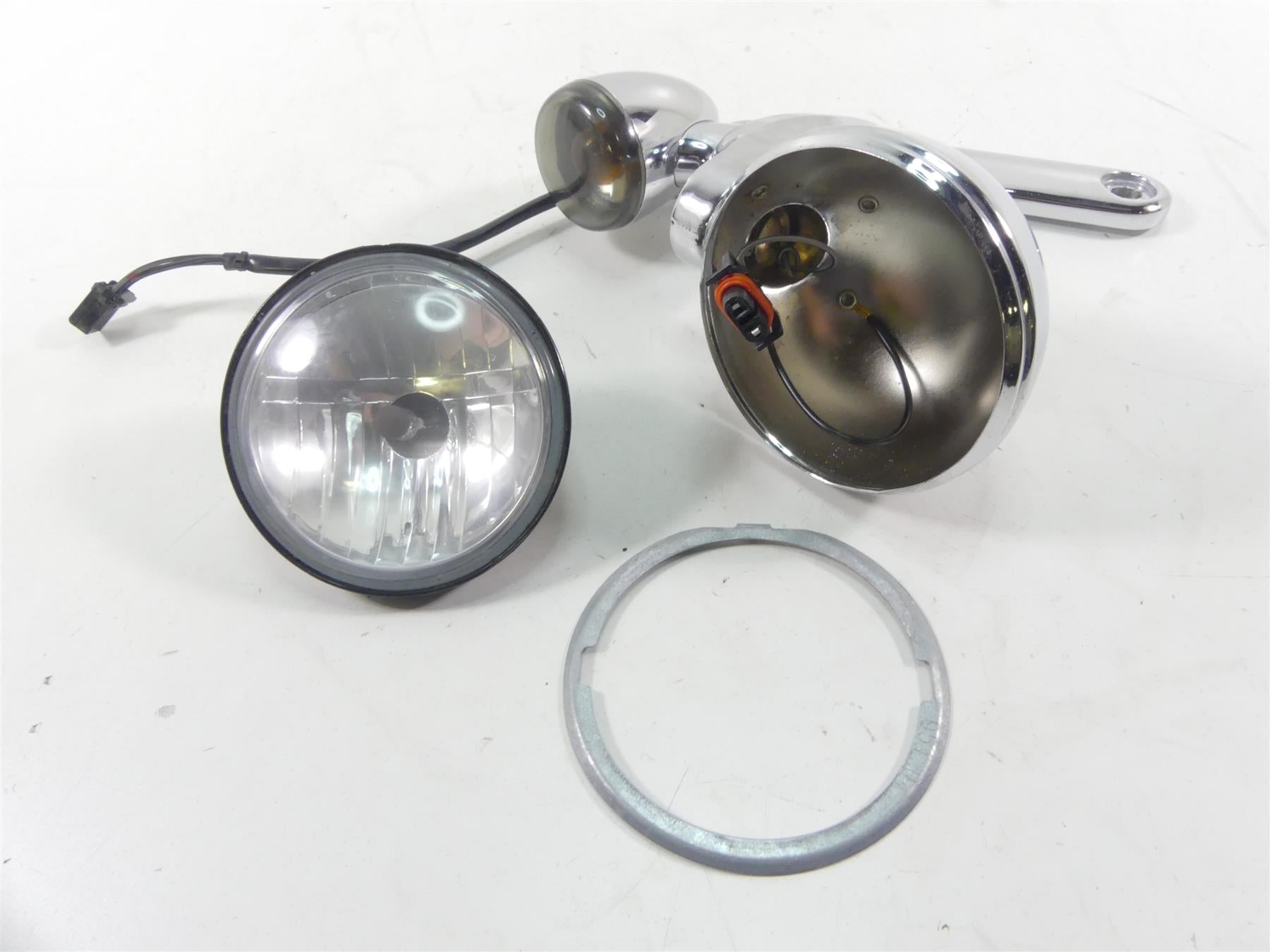 2007 Harley FLHTCU SE CVO Electra Glide Right Front Spot Light - Read 69560-06 {{ shop.shopifyCountryName }} - Mototech271