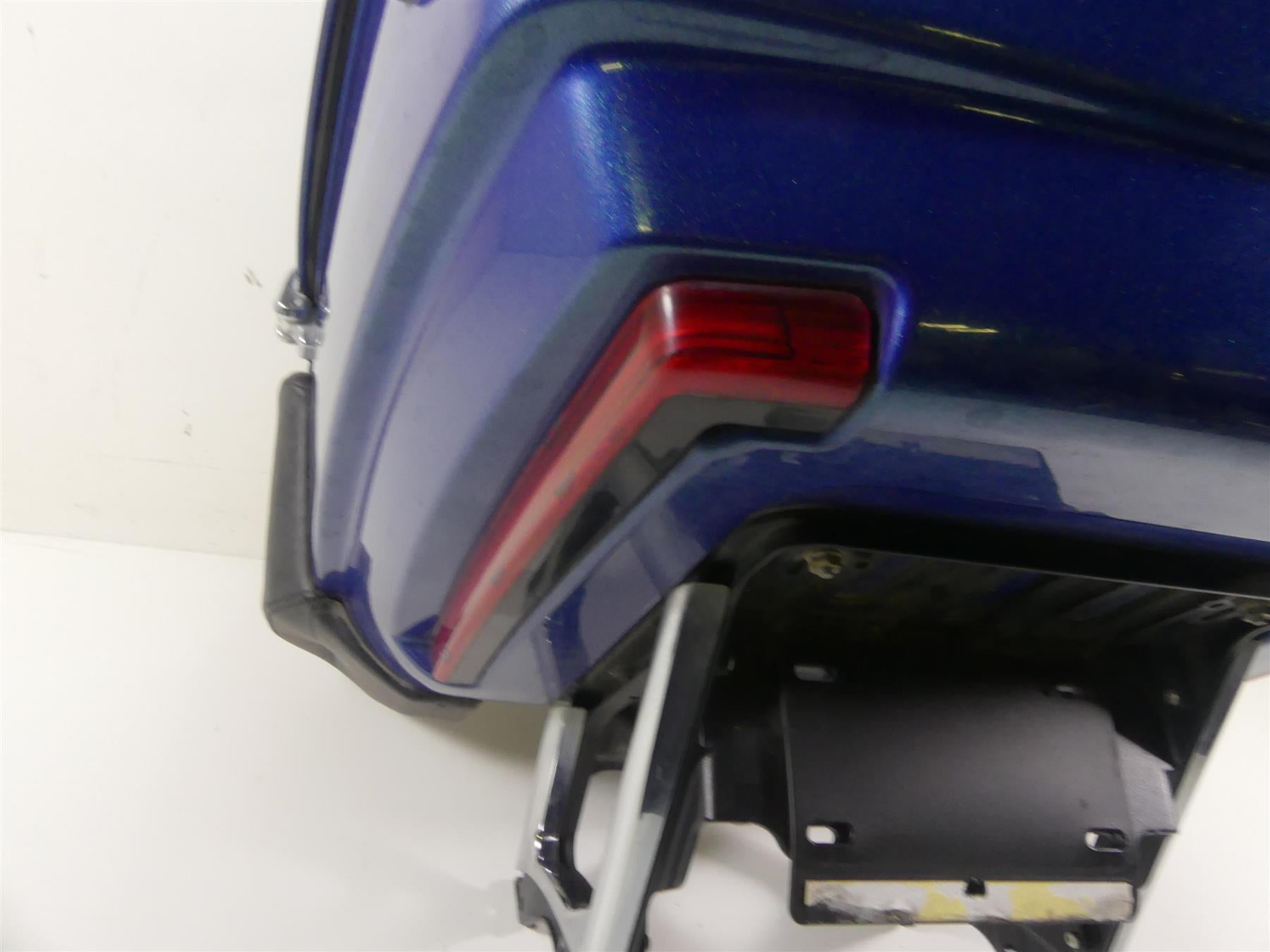2014 Harley Touring FLHTK Electra Glide Rear Trunk Daytona Blue 53000346 {{ shop.shopifyCountryName }} - Mototech271
