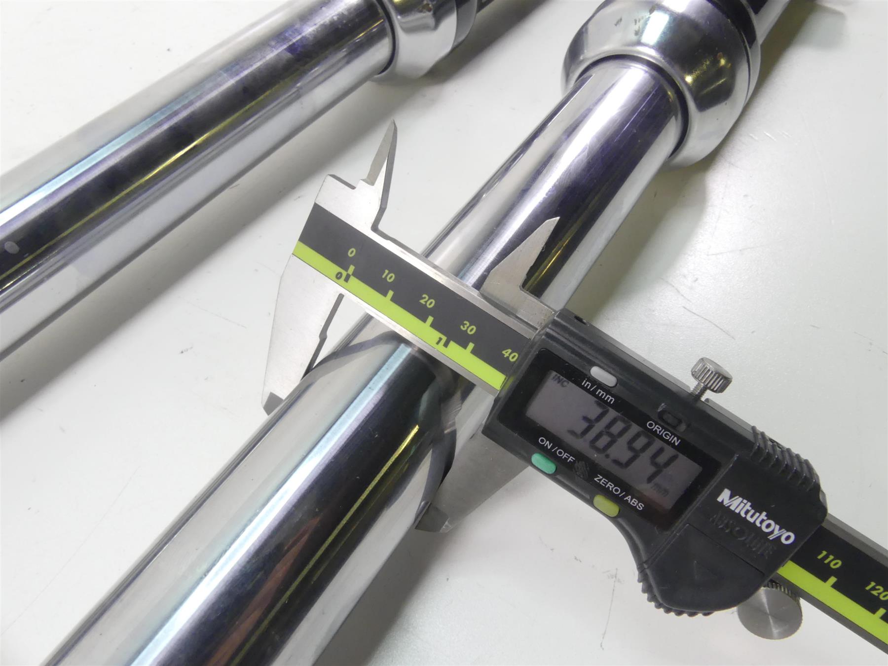 2003 Harley Dyna 100TH FXDL Low Rider Straight Front Fork Leg Set -39mm 45947-00 {{ shop.shopifyCountryName }} - Mototech271