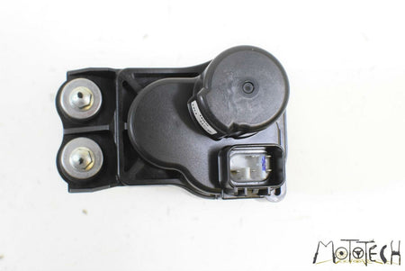 2016 Yamaha R1 YZFR1 S Exhaust Valve Actuator Servo Motor 2CR-85820-00-00 {{ shop.shopifyCountryName }} - Mototech271