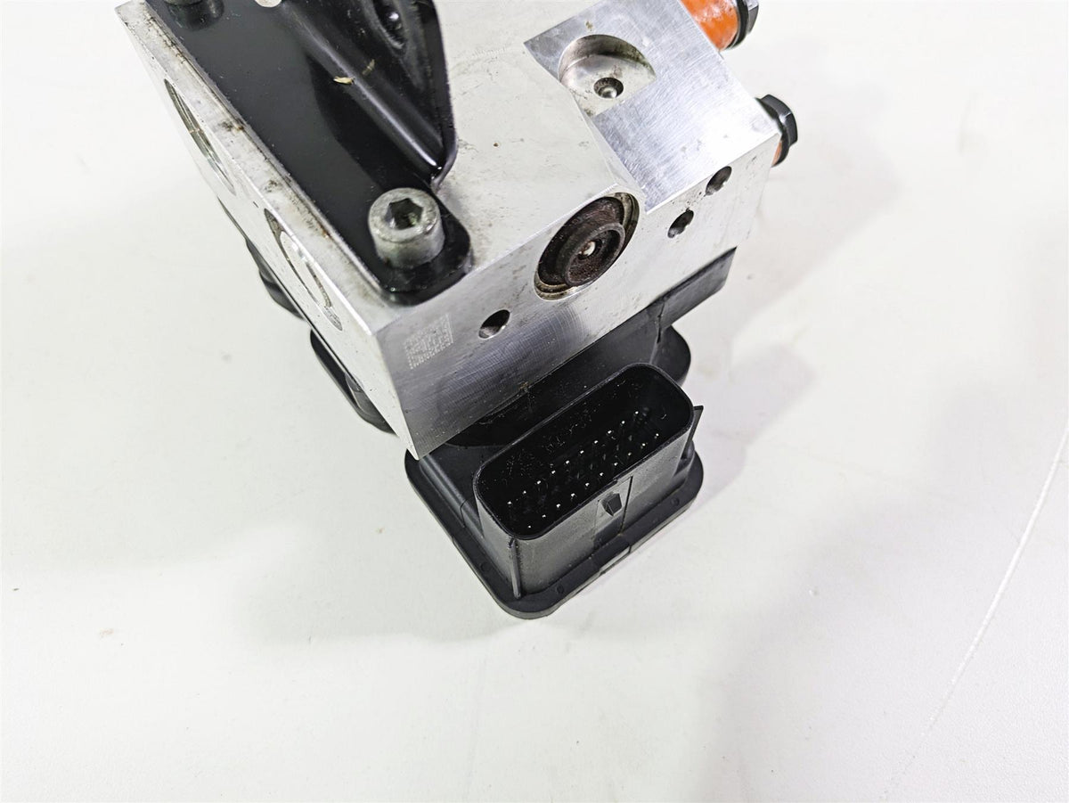 2016 Harley VRSCDX Night Rod Abs Brake Pump Module Unit 40664-08A {{ shop.shopifyCountryName }} - Mototech271