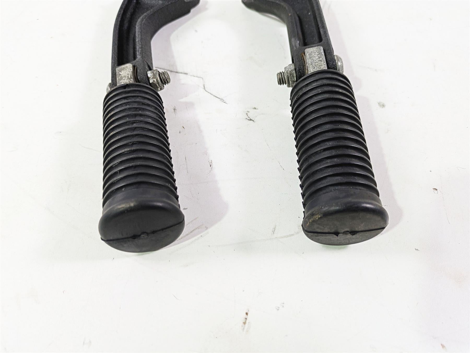 2015 Harley FXDF Dyna Fat Bob Rear Passenger Footpeg Rest Set 49224-06A 49230-06 {{ shop.shopifyCountryName }} - Mototech271