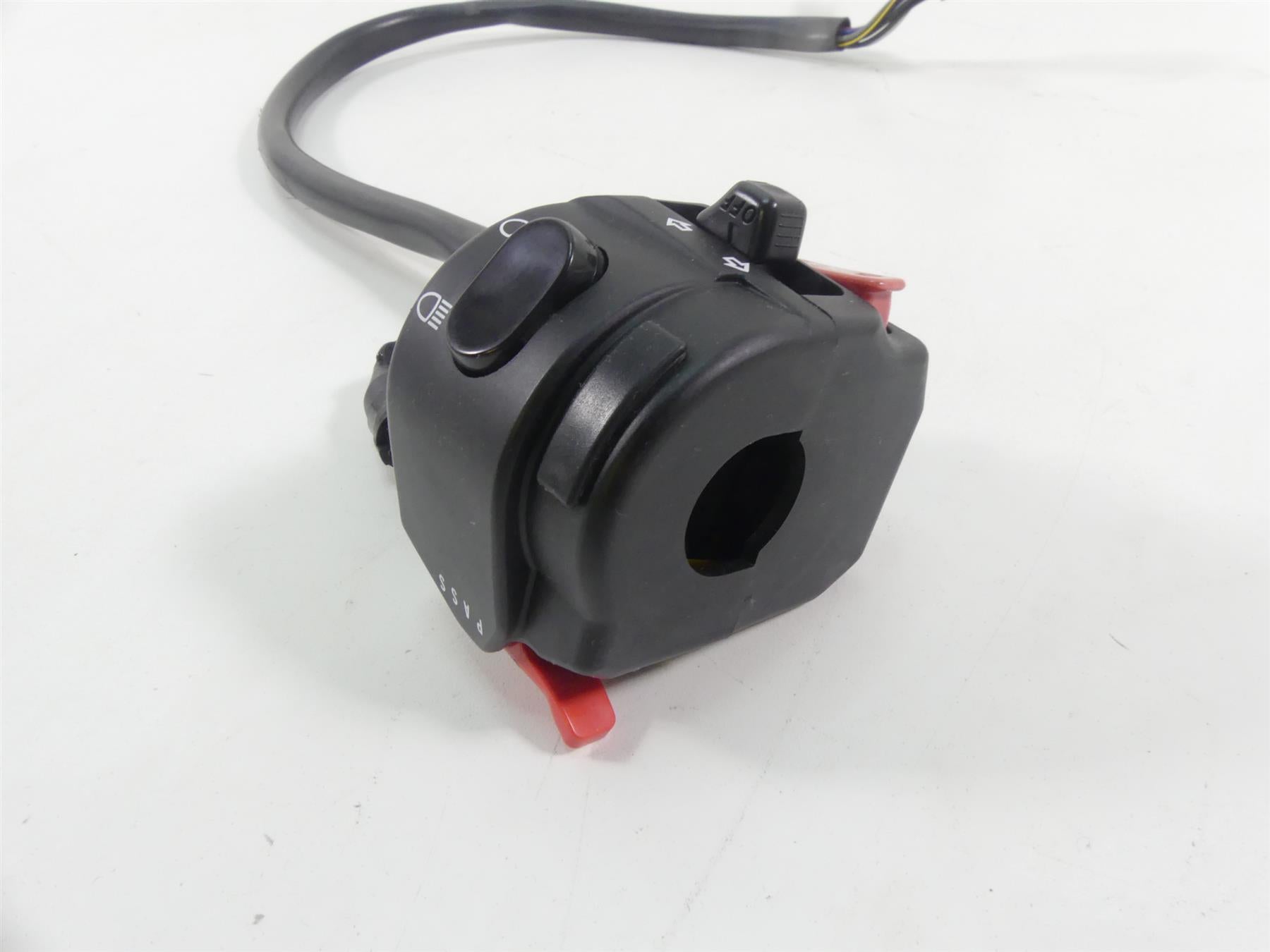 2015 Triumph 1050 Speed Triple R Left Hand Light Blinker Control Switch T2504517 {{ shop.shopifyCountryName }} - Mototech271