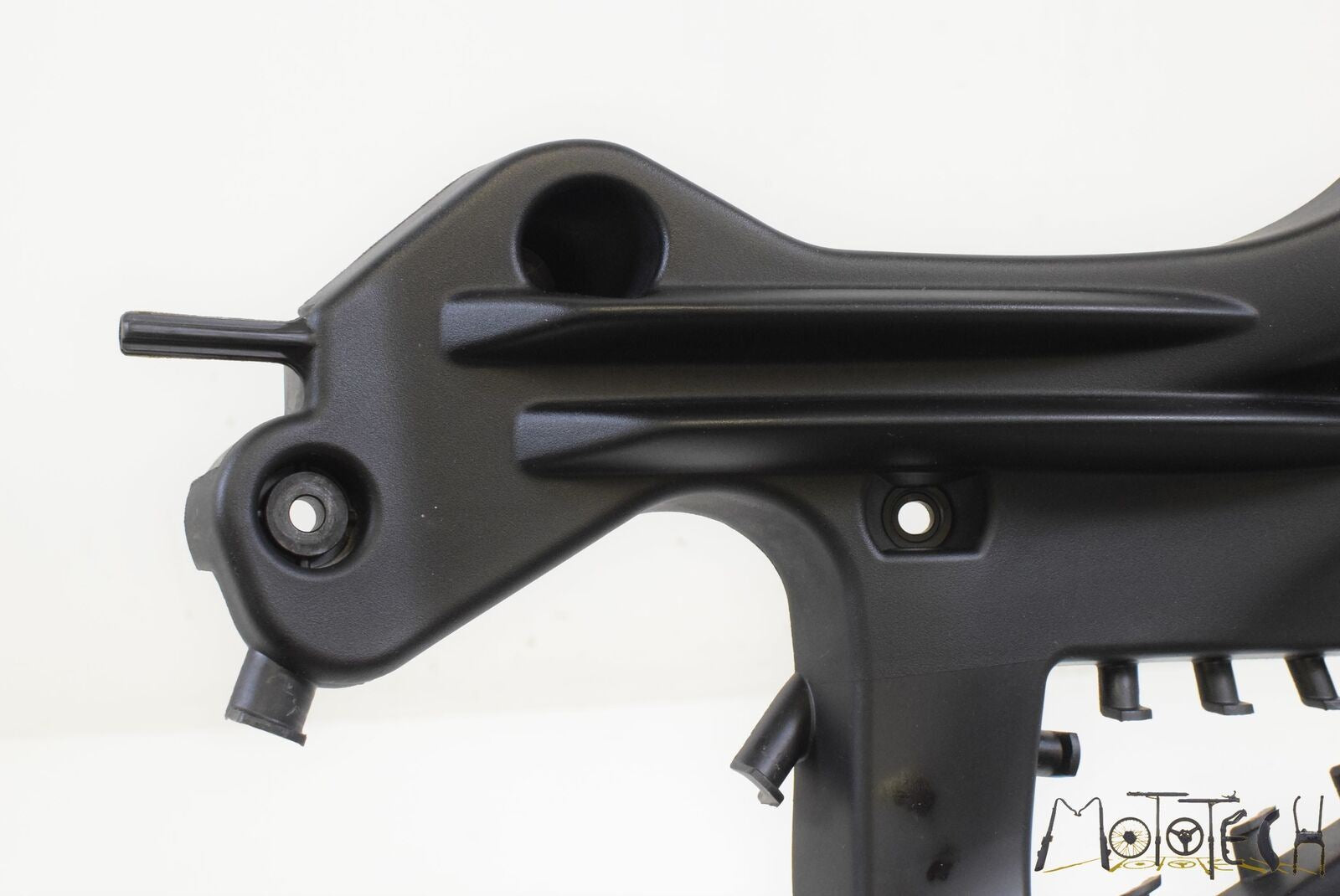 2006 BMW K1200S K1200 S K40 Front Right Stay Mount Bracket Holder 46637677762 {{ shop.shopifyCountryName }} - Mototech271