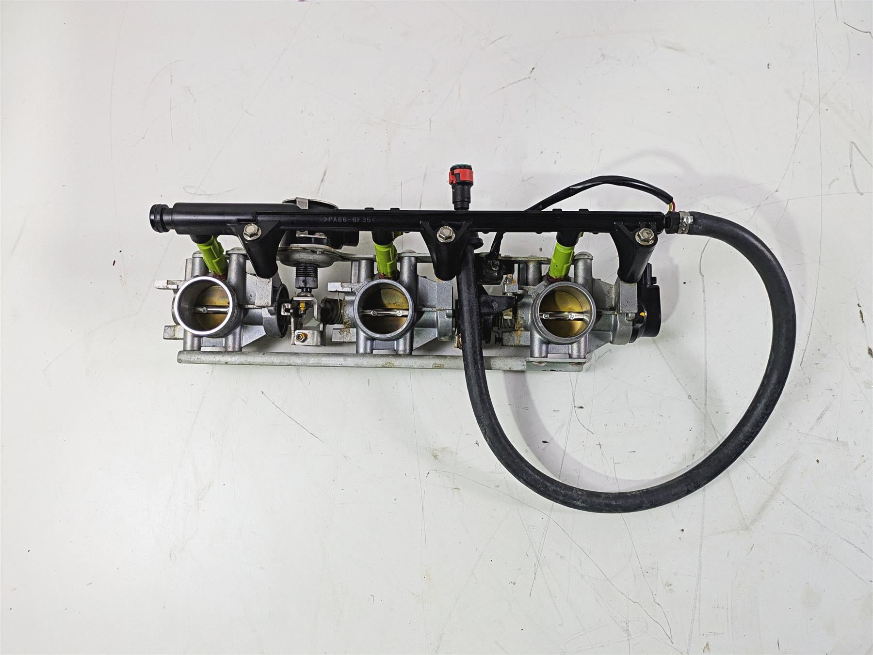 2006 Yamaha GP1300R Waverunner Throttle Body Fuel Injector Set 60T-13750-00-00 {{ shop.shopifyCountryName }} - Mototech271