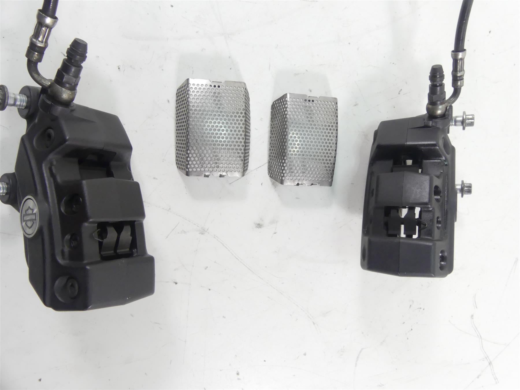 2014 Harley Touring FLHX Street Glide Front Brake Caliper Set 43027-08 44023-08 {{ shop.shopifyCountryName }} - Mototech271