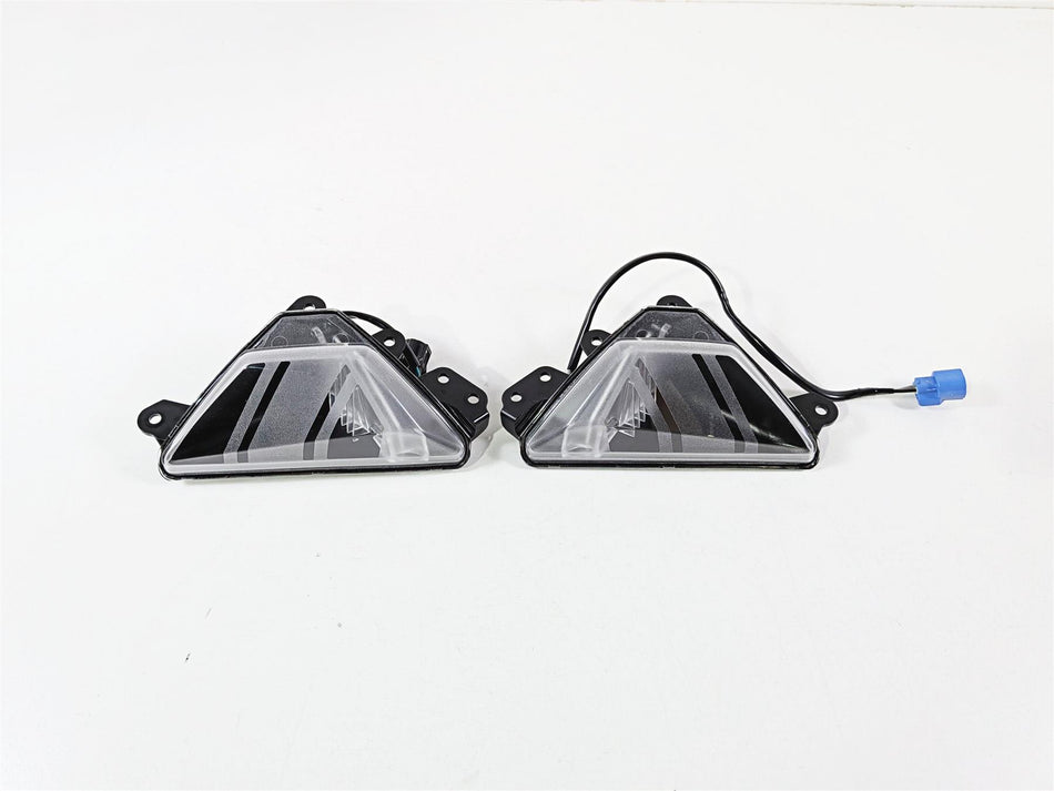 2024 Kawasaki EX500 Ninja 40th An. Front Blinker Turn Signal Set 23040-0157 {{ shop.shopifyCountryName }} - Mototech271