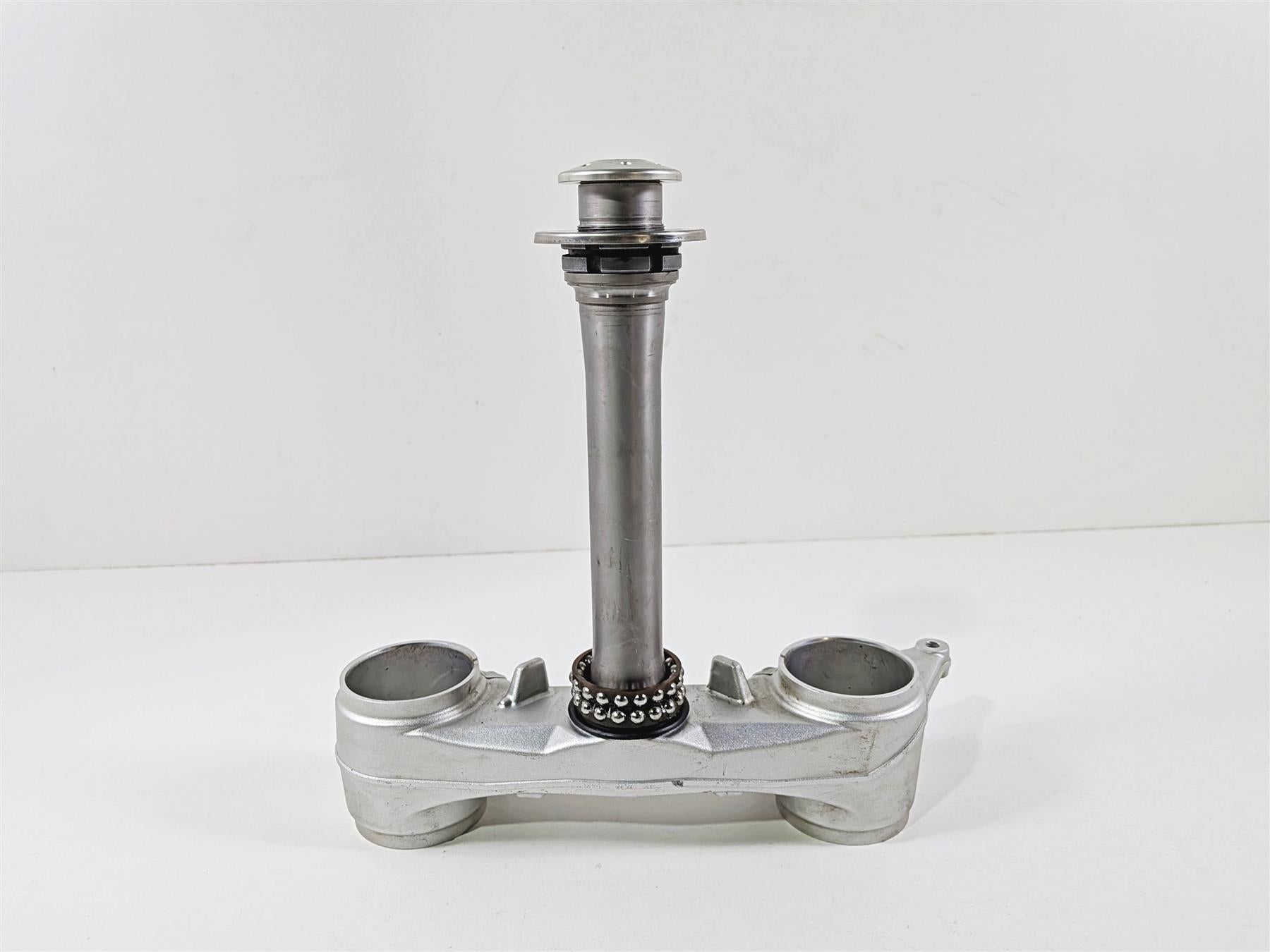 2023 BMW F850GS K81 Lower Triple Tree Steering Clamp 8565018 31428565020 {{ shop.shopifyCountryName }} - Mototech271