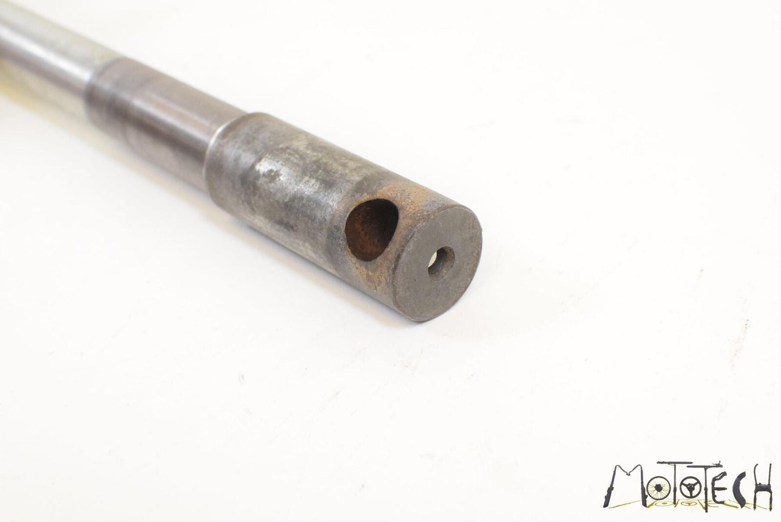 1991 Harley Touring FLHTC Electra Glide Front Wheel Axle Spindle 43346-83B {{ shop.shopifyCountryName }} - Mototech271