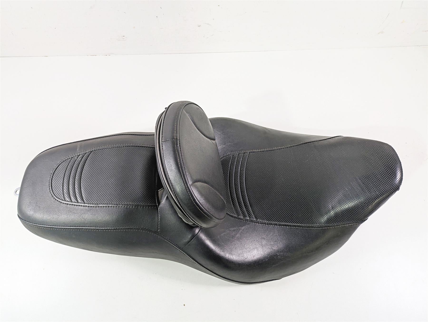 2009 Harley Touring FLHX Street Glide Dual Rider Seat Saddle + Backrest 52320-09 {{ shop.shopifyCountryName }} - Mototech271