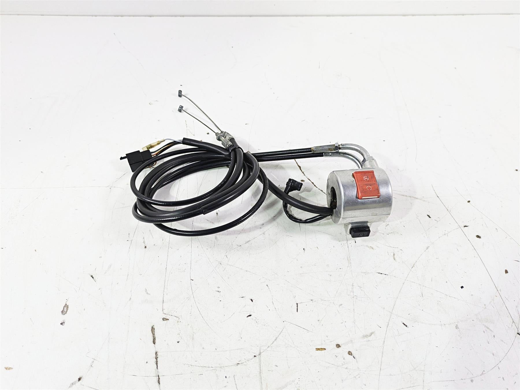 2002 Honda GL1500 CD Valkyrie Deluxe Right Hand Control Switch 35013-MZ0-020 {{ shop.shopifyCountryName }} - Mototech271