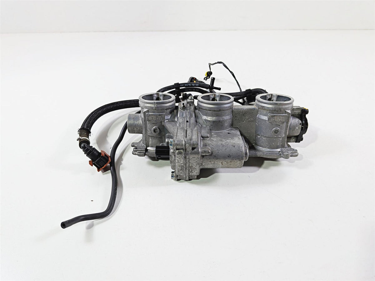 2019 Triumph Speed Triple RS 1050 Keihin Throttle Bodies & Injectors T1243540 {{ shop.shopifyCountryName }} - Mototech271