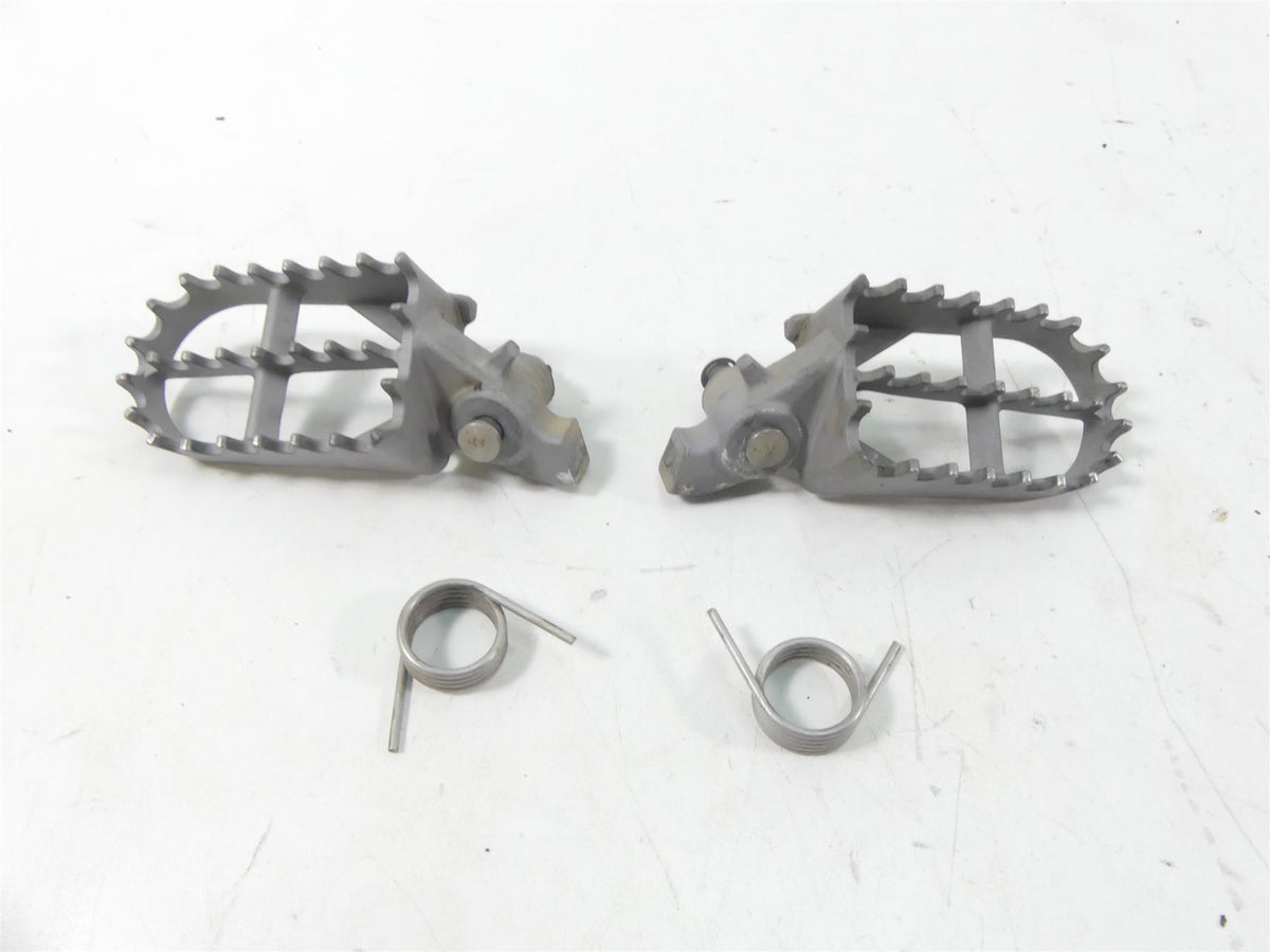 2011 BMW R1200GS K255 Adv Front Rider Driver Footpeg Footrest Set 46717694557 {{ shop.shopifyCountryName }} - Mototech271
