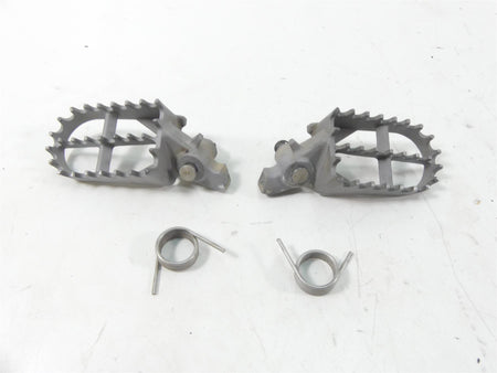 2011 BMW R1200GS K255 Adv Front Rider Driver Footpeg Footrest Set 46717694557 {{ shop.shopifyCountryName }} - Mototech271