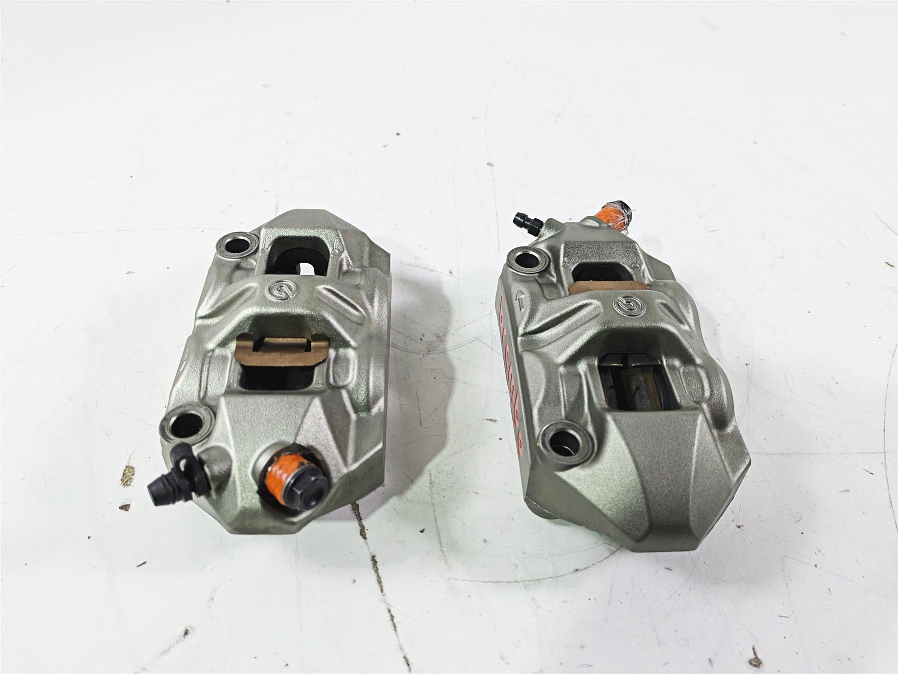 2019 Triumph Speed Triple RS 1050 Brembo M4 Front Brake Calipers 100mm T2023530 {{ shop.shopifyCountryName }} - Mototech271
