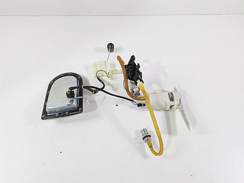 2016 Harley FXDF Dyna Fat Bob Fuel Gas Petrol Pump - Tested 75218-04D 75217-04A