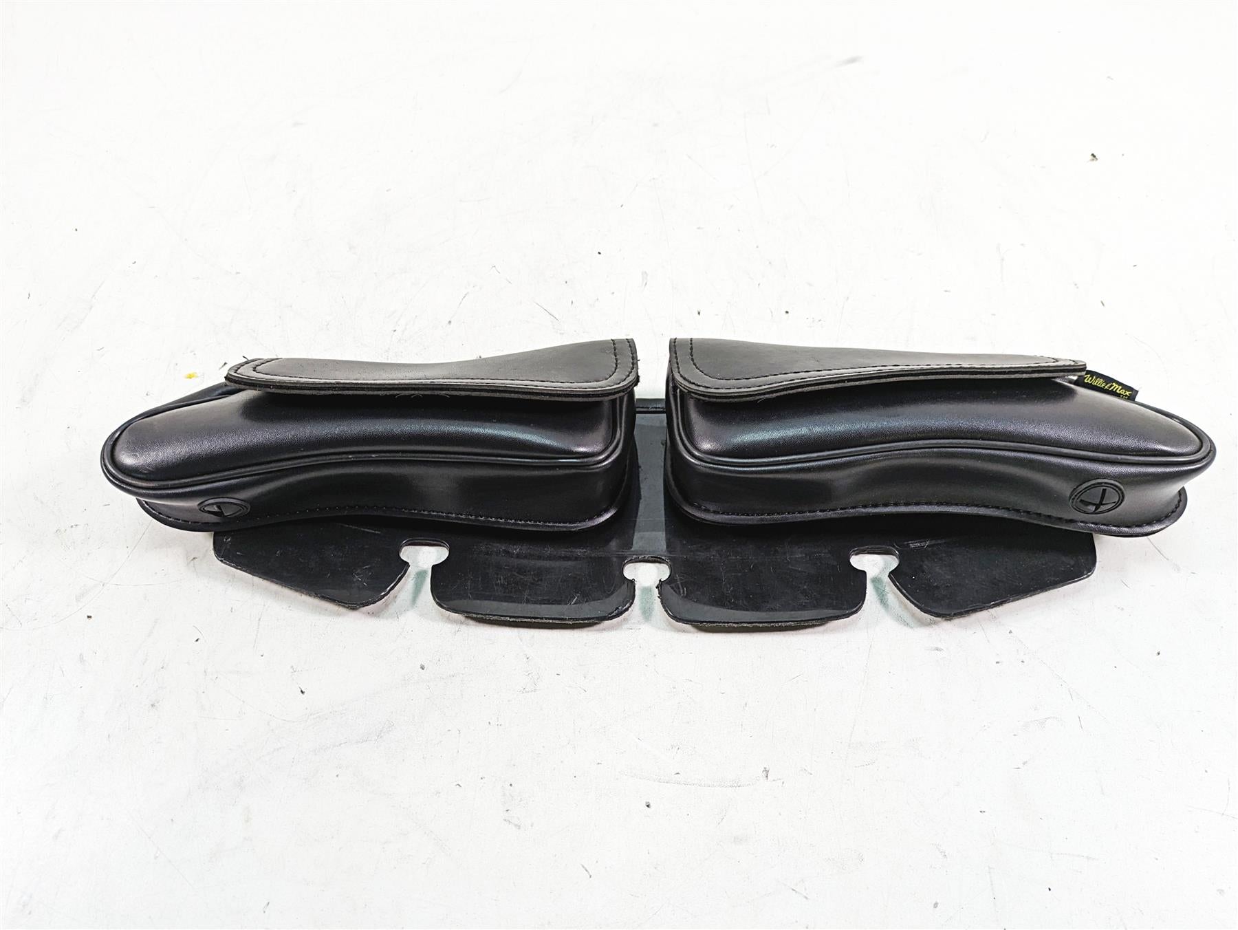 2010 Harley Touring FLHTCU Electra Glide Willie Max Windshield Bags 4725