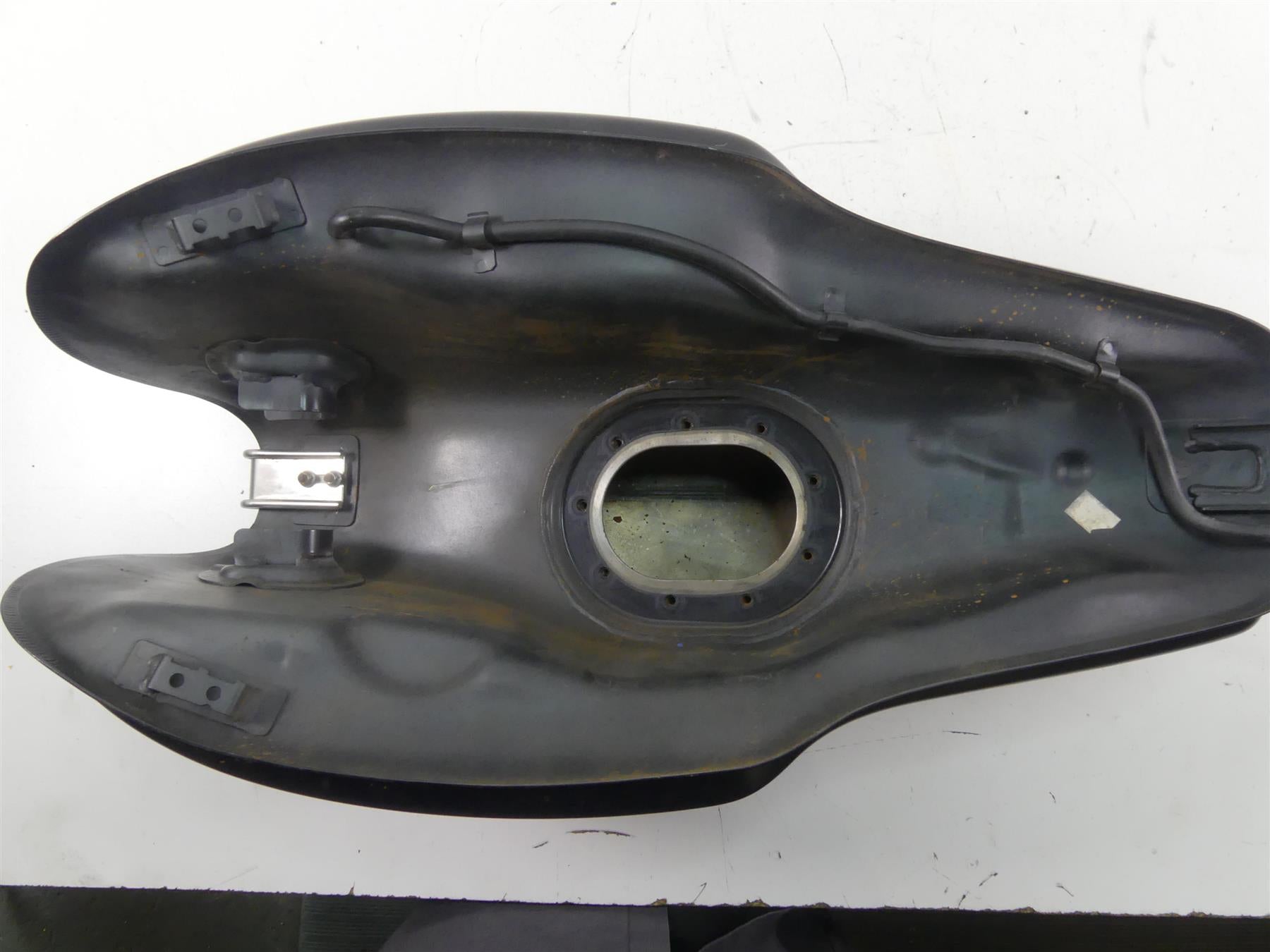 2017 Triumph Thruxton 1200 R Nice Fuel Gas Petrol Tank - No Dents T2405376 {{ shop.shopifyCountryName }} - Mototech271