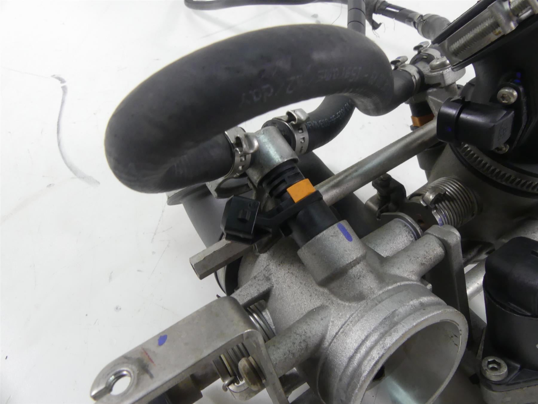 2011 Ducati Hypermotard 1100 SP Throttle Body Fuel Injection 28240851A {{ shop.shopifyCountryName }} - Mototech271