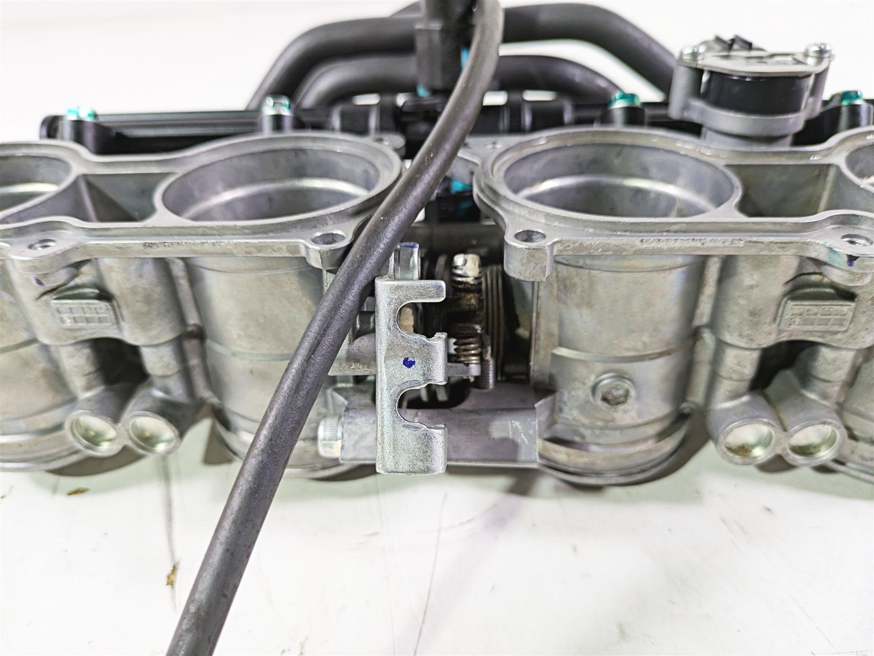 2008 Honda CBR1000RR SC59 Throttle Body Fuel Injectors 16400-MFL-671 {{ shop.shopifyCountryName }} - Mototech271