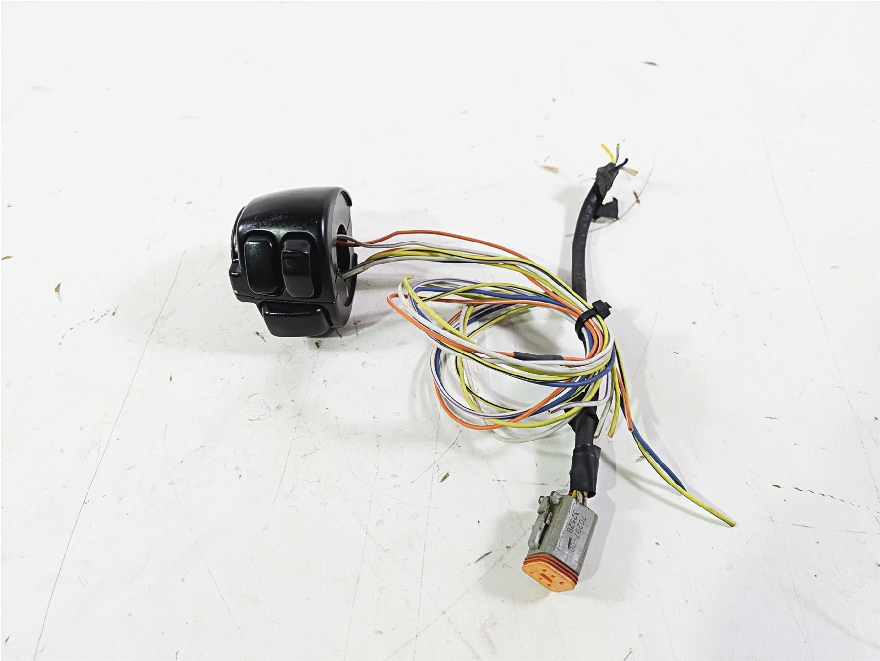 2003 Harley Softail FXSTDI Deuce 100th Left Hand Control Switch - Read 71682-06A | Mototech271