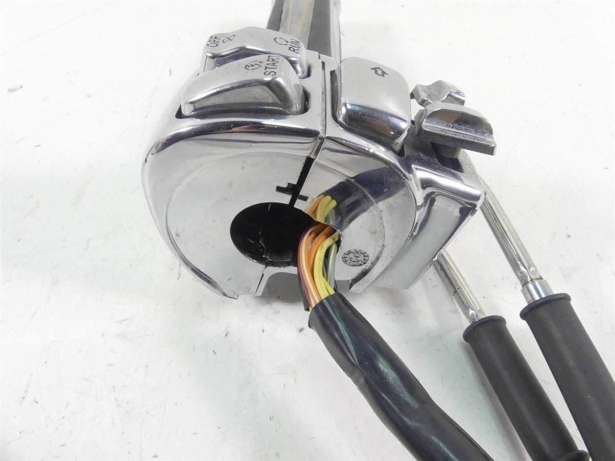 2005 Harley Touring CVO FLHTC SE Electra Glide Right Control Switch 71589-96B {{ shop.shopifyCountryName }} - Mototech271