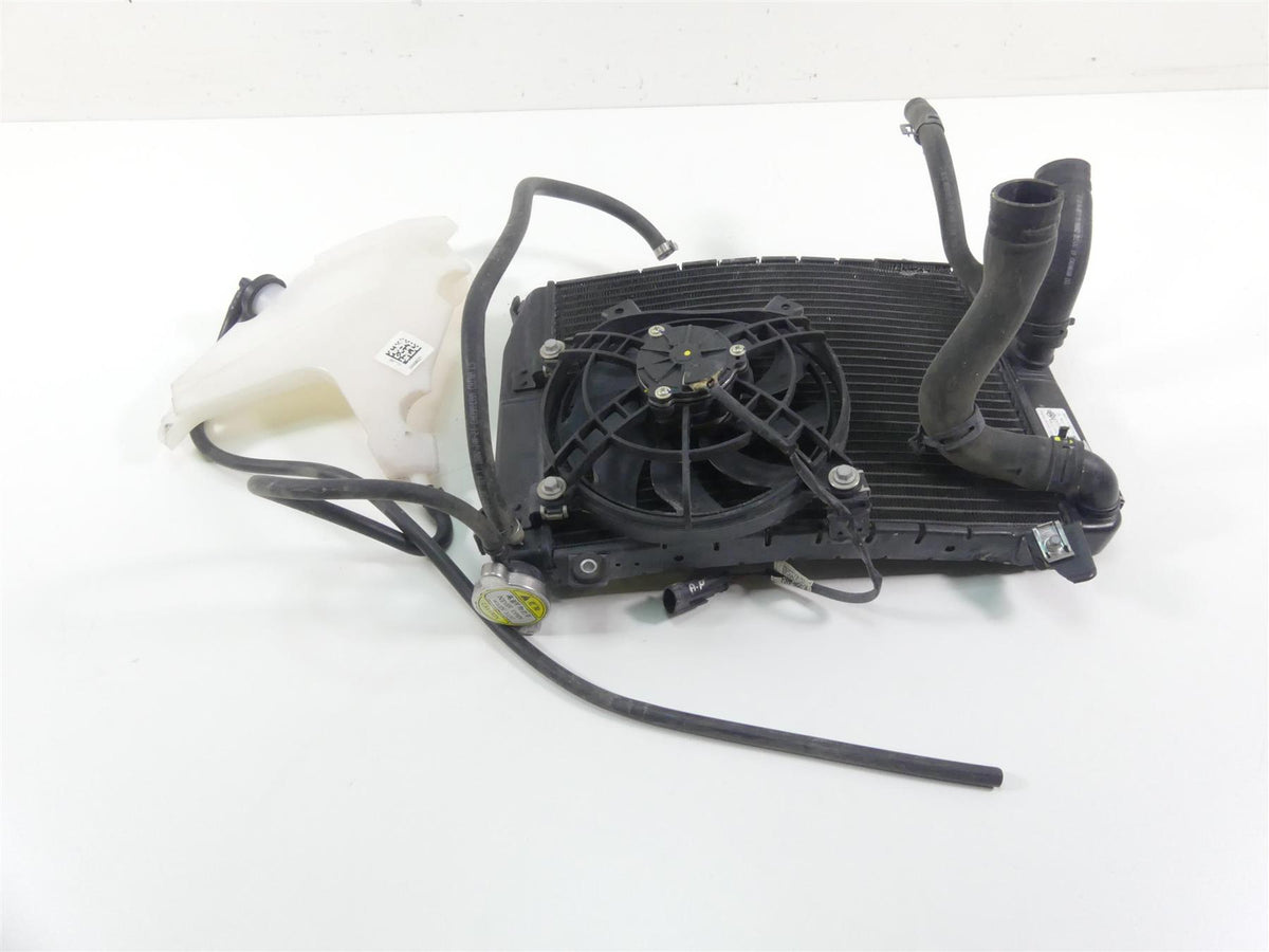 2021 Aprilia Tuono 660 RS660 Radiator Fan Reservoir Hoses Set -Read 2B006694 {{ shop.shopifyCountryName }} - Mototech271