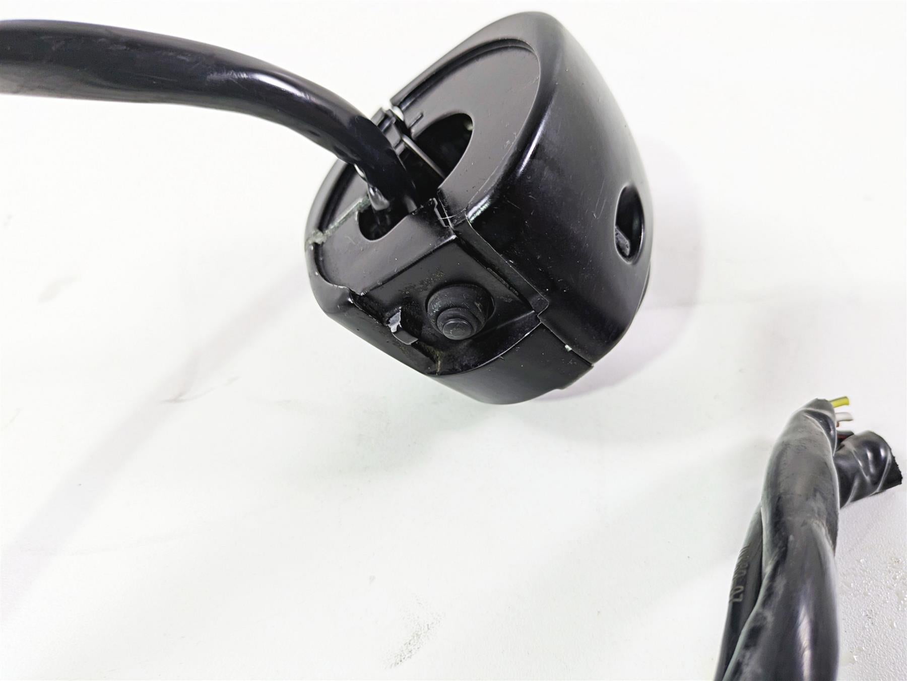 2011 Harley FXDC Dyna Super Glide Left Hand Control Switch - Read 71682-06A {{ shop.shopifyCountryName }} - Mototech271