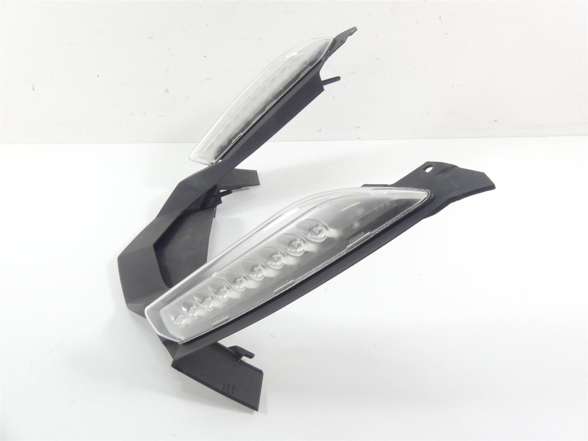 2014 BMW K1600 GTL K48 Front Blinker Turn Signal + Mount 63137717871 {{ shop.shopifyCountryName }} - Mototech271