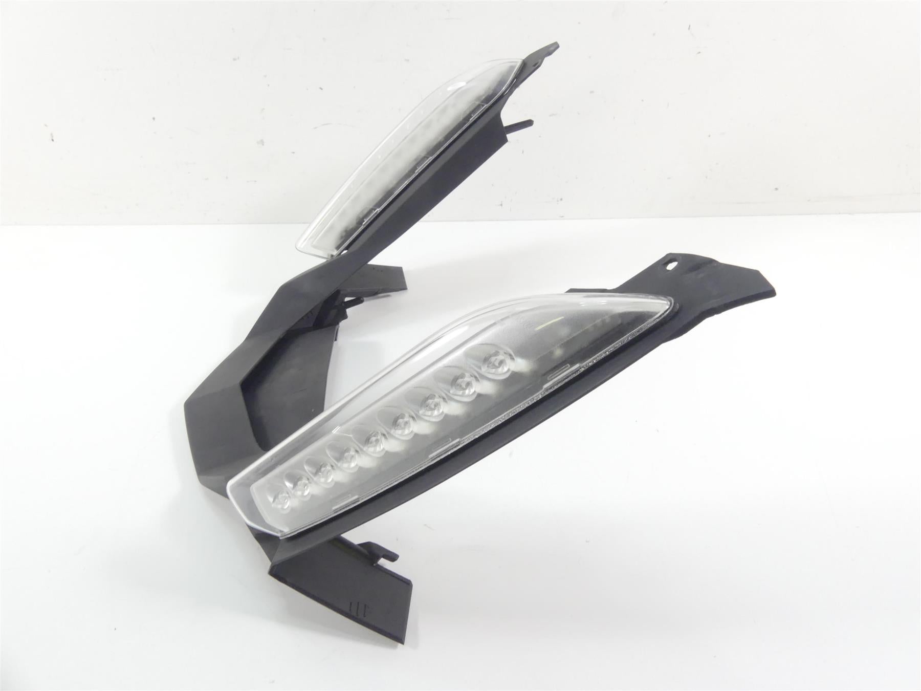 2014 BMW K1600 GTL K48 Front Blinker Turn Signal + Mount 63137717871 {{ shop.shopifyCountryName }} - Mototech271
