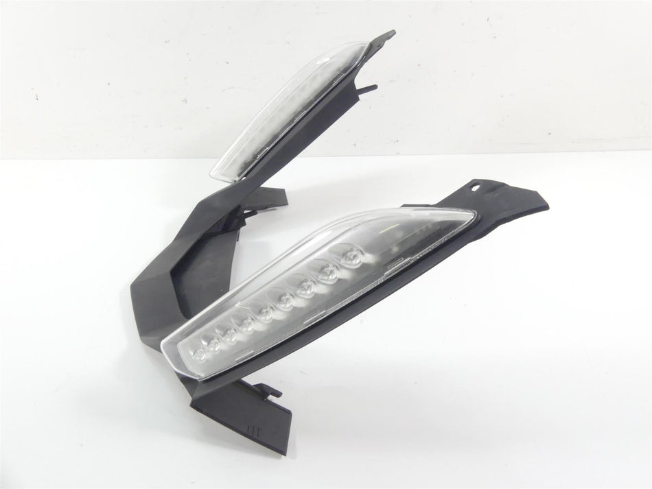 2014 BMW K1600 GTL K48 Front Blinker Turn Signal + Mount 63137717871 {{ shop.shopifyCountryName }} - Mototech271