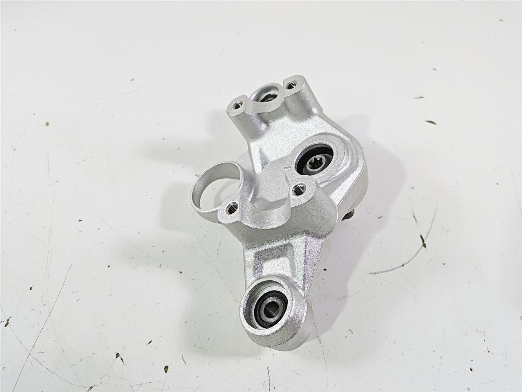 2018 BMW R1200GS GSW K50 Upper Triple Tree Steering Clamp 31428555849 {{ shop.shopifyCountryName }} - Mototech271