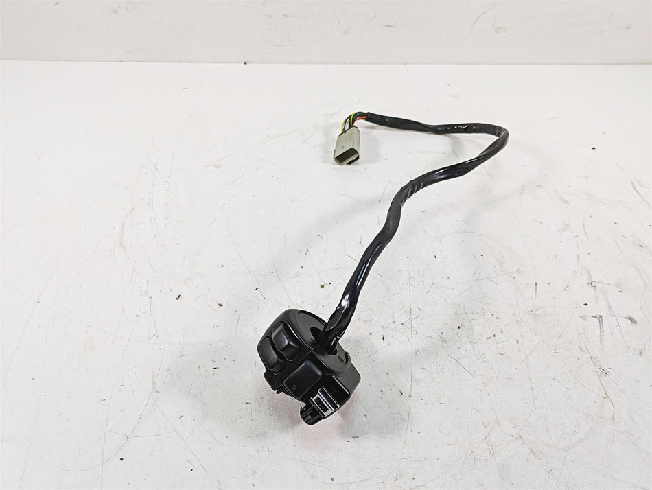 2009 Harley Touring FLHTCU Electra Glide Left Control Switch - Read 71682-06A {{ shop.shopifyCountryName }} - Mototech271