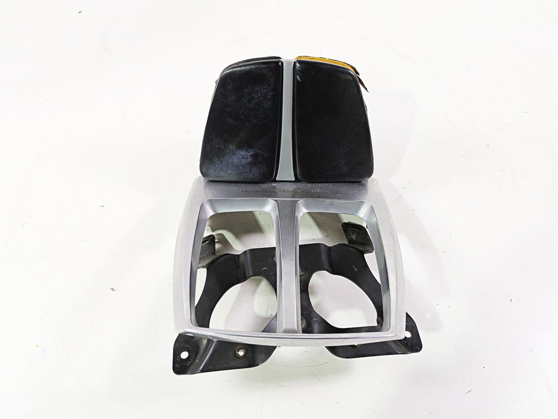 2013 Harley VRSCF Muscle Rod Passenger Backrest Luggage Rack Read 51600-09 {{ shop.shopifyCountryName }} - Mototech271