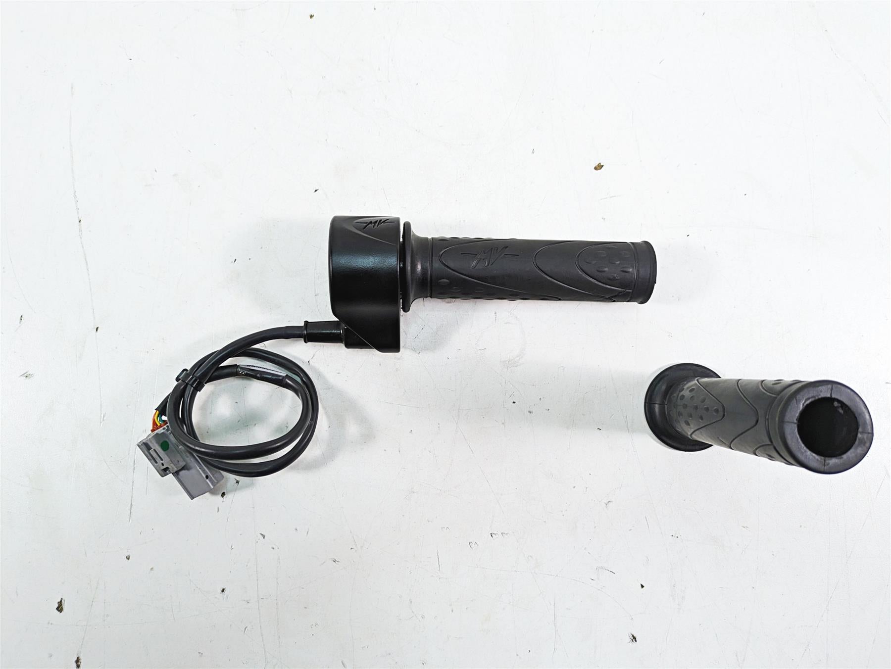 2017 Mv Agusta Dragster 800 Ride Fly By Wire Throttle Hand Grip 8A00B5444 {{ shop.shopifyCountryName }} - Mototech271
