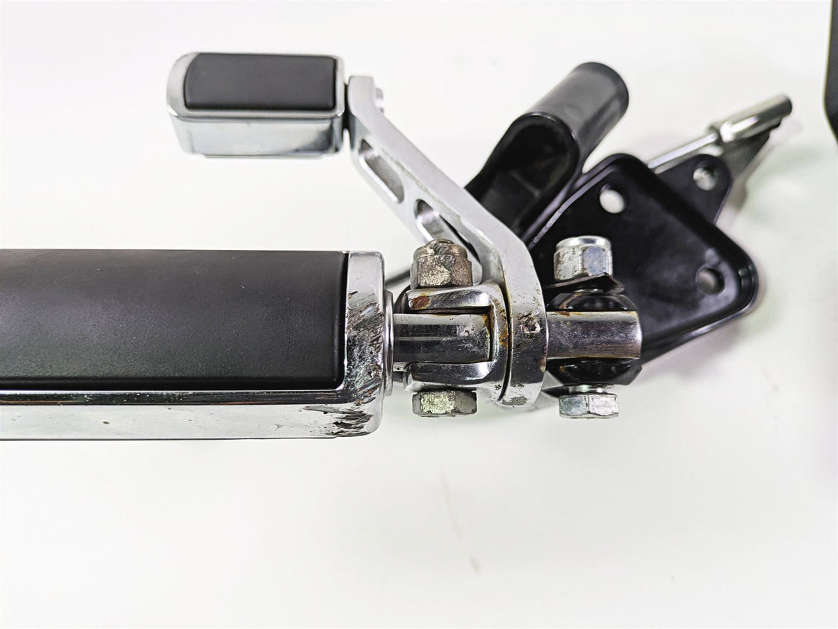 2004 Harley Softail FXSTDI Deuce Front Forward Foot Control Peg 33683-00 42507-00 {{ shop.shopifyCountryName }} - Mototech271