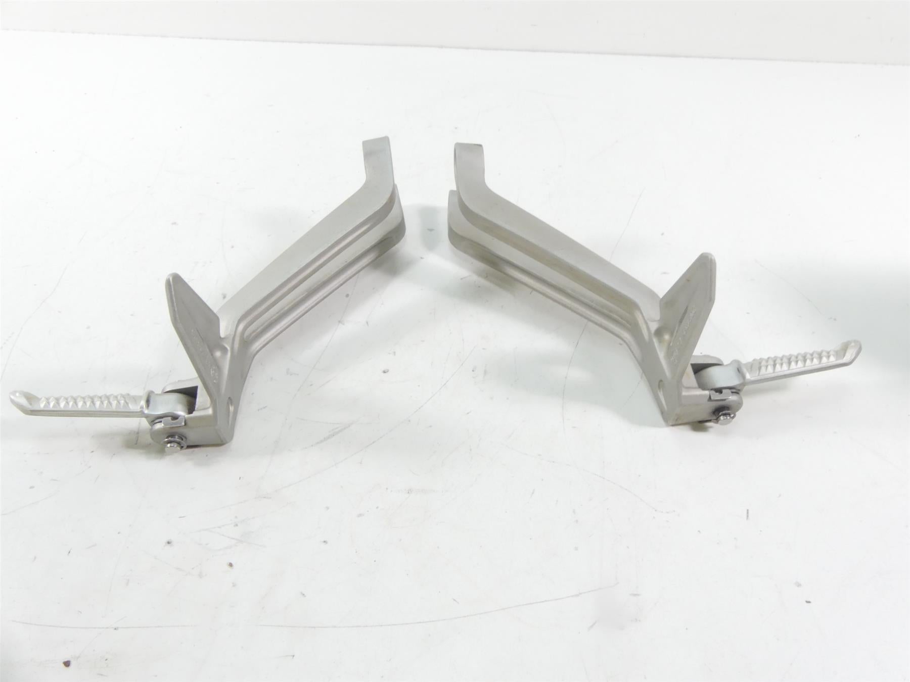 2019 Triumph Street Triple 765R Rear Passenger Footpeg Set T2081986 {{ shop.shopifyCountryName }} - Mototech271