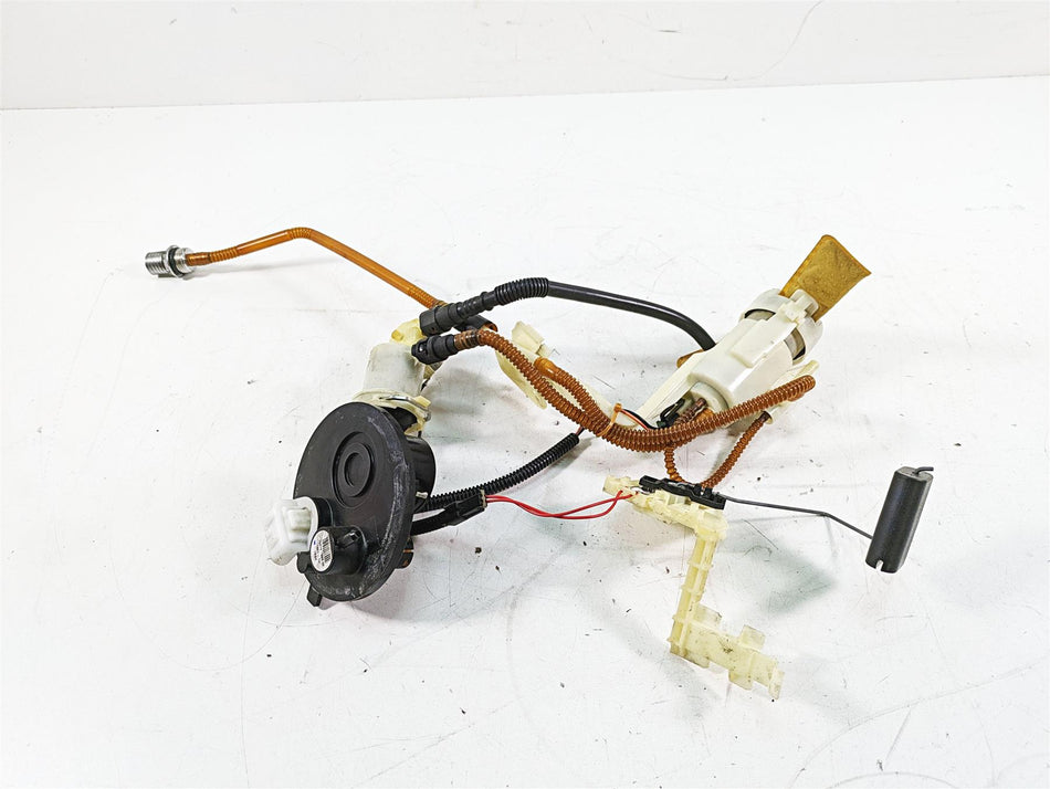 2011 Harley Touring FLHR Road King Fuel Gas Petrol Pump 62908-08 & 75076-08A {{ shop.shopifyCountryName }} - Mototech271
