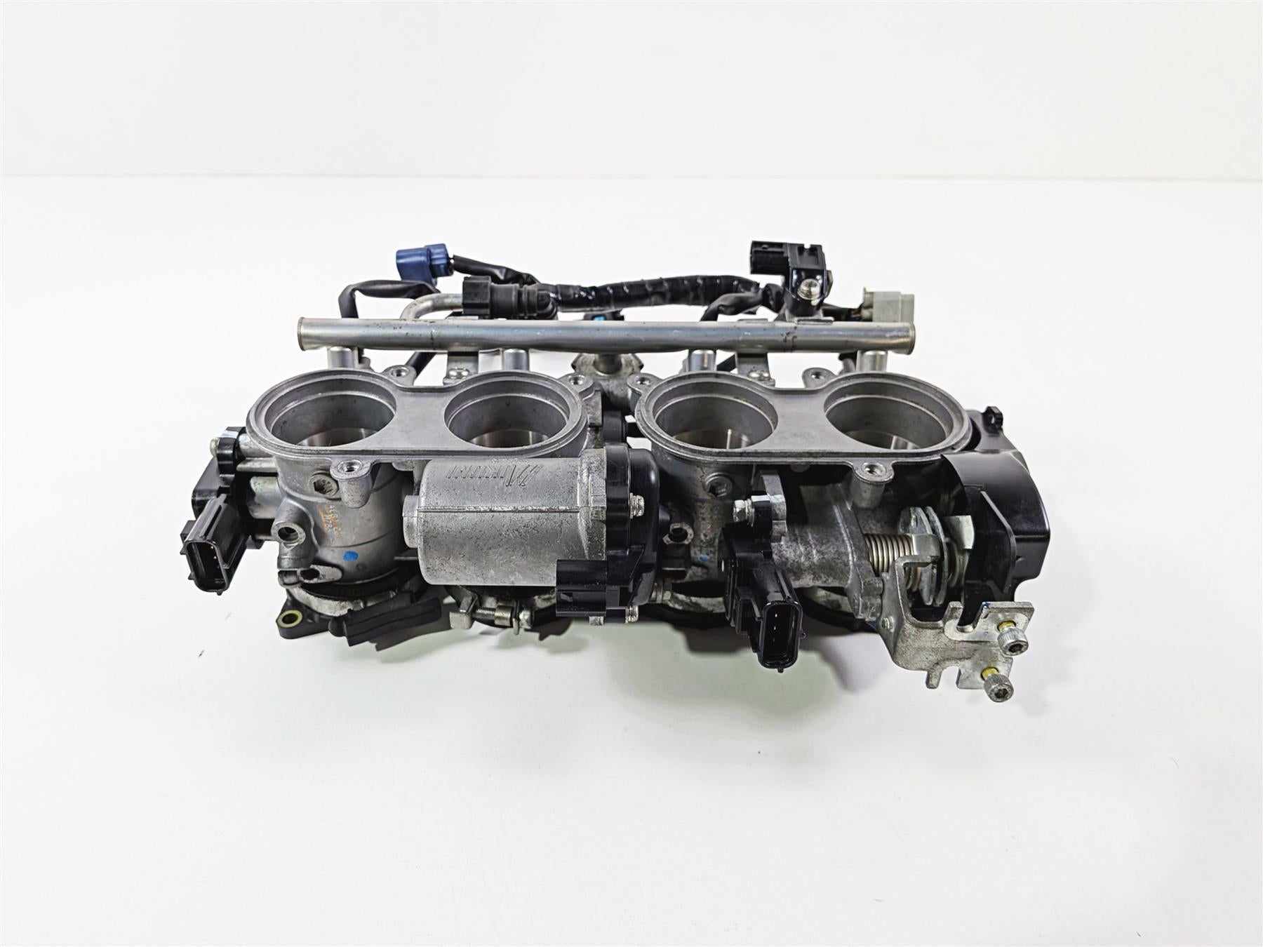 2008 Yamaha YZF R1 RN19 Mikuni Throttle Body Injectors & Wiring 4C8-13750-20-00 {{ shop.shopifyCountryName }} - Mototech271