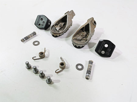 2020 KTM 1290 Super Adventure R Rider Footpeg Set & Clips & Bolts 60003040133 {{ shop.shopifyCountryName }} - Mototech271