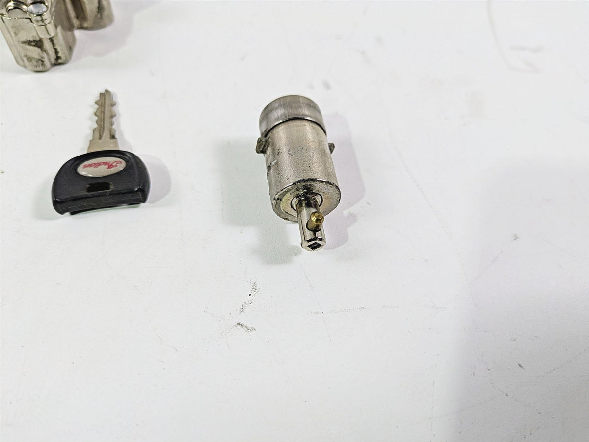 2018 Indian Springfield Dark Horse Fork Saddlebag Locks & Key Set 2635146 {{ shop.shopifyCountryName }} - Mototech271