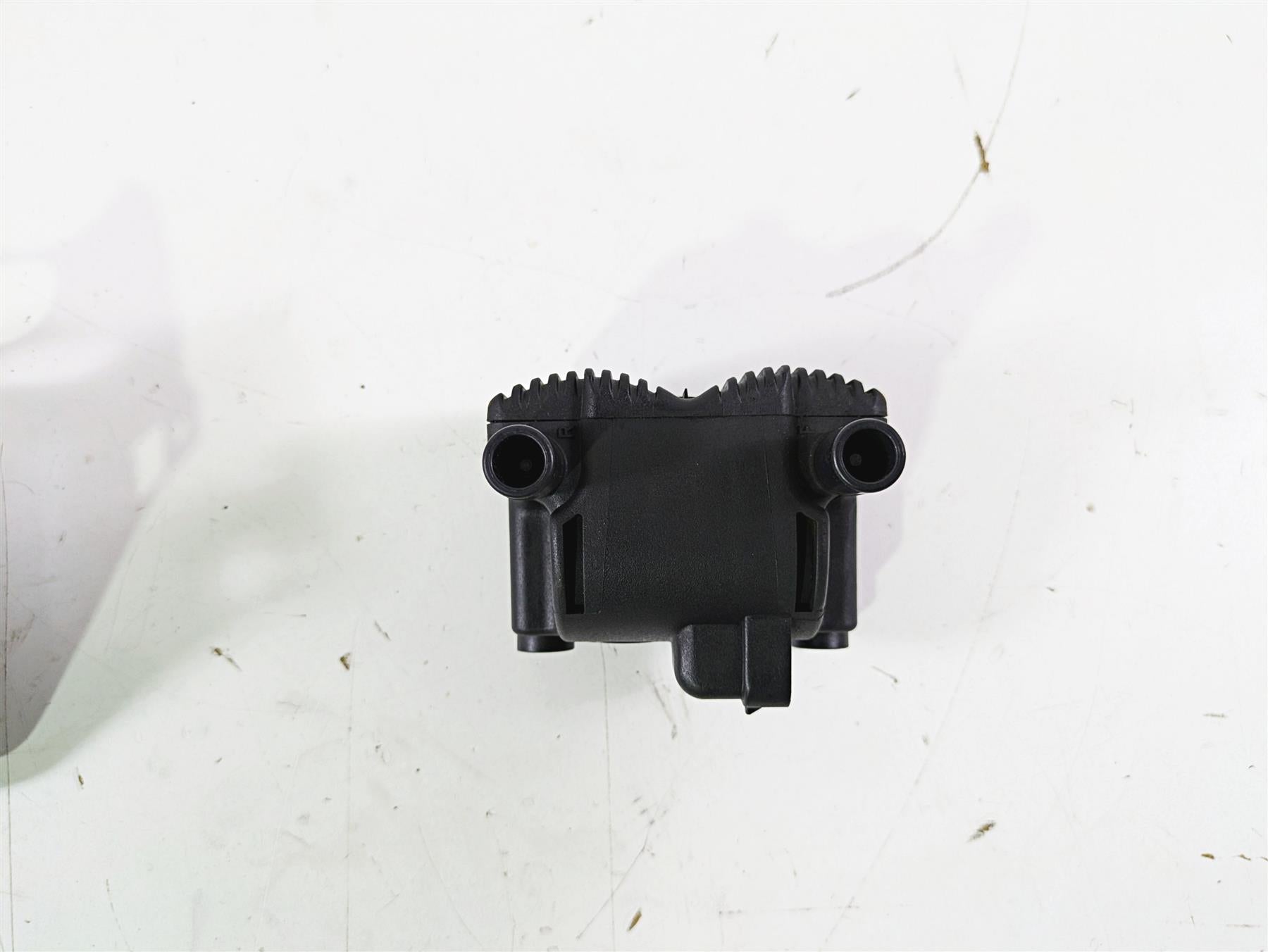2003 Harley Softail FXSTDI Deuce 100th Ignition Coil & Chrome Cover 31743-01 {{ shop.shopifyCountryName }} - Mototech271