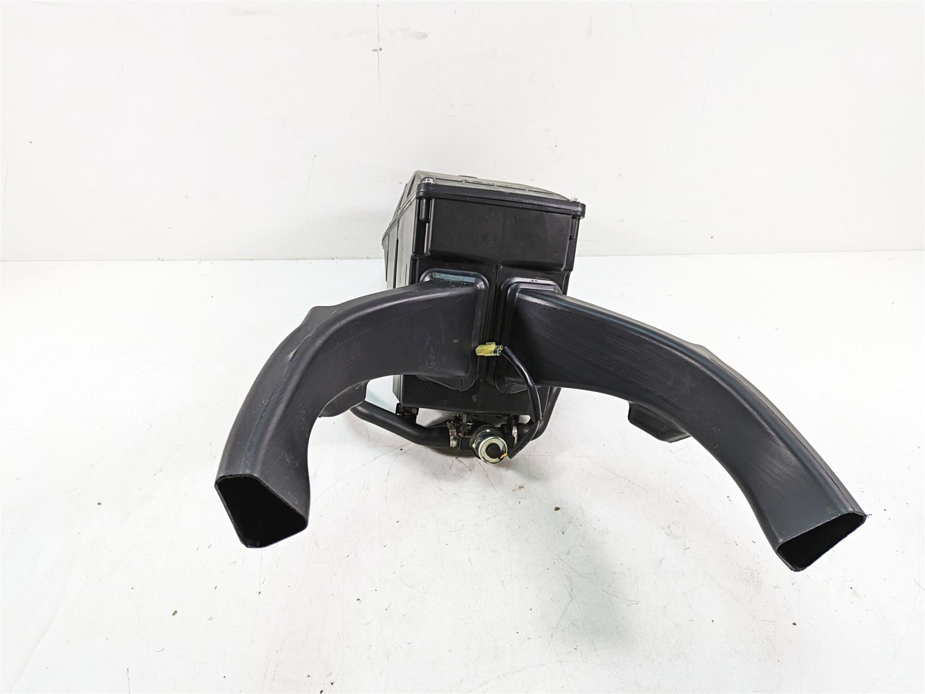 2020 KTM 1290 Super Adventure R Air Box Cleaner Breather & Ducts 60306001200 {{ shop.shopifyCountryName }} - Mototech271