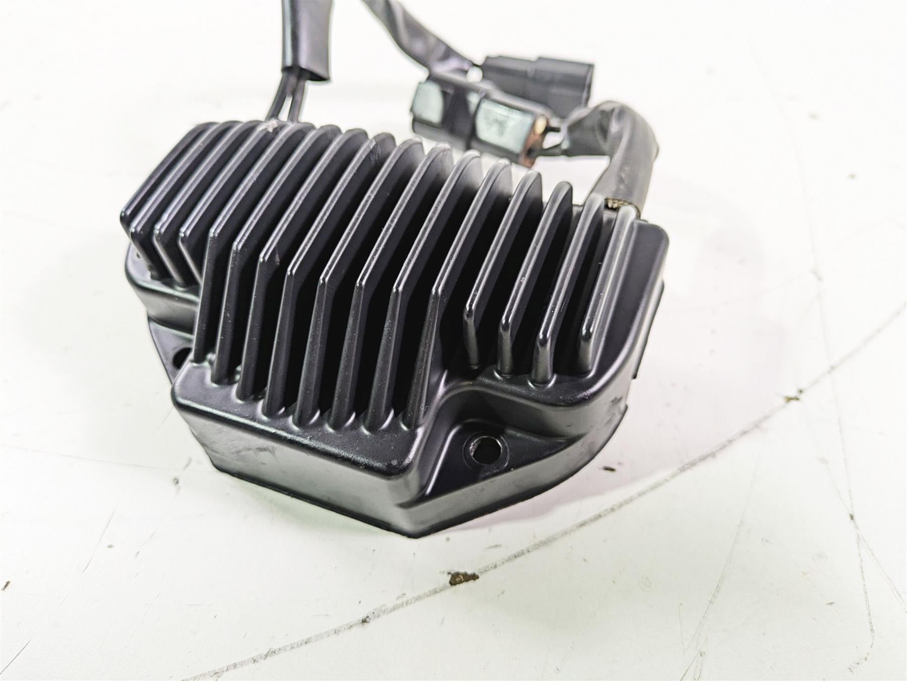 2007 Harley FXDWG Dyna Wide Glide Rectifier Voltage Regulator 74631-06 {{ shop.shopifyCountryName }} - Mototech271