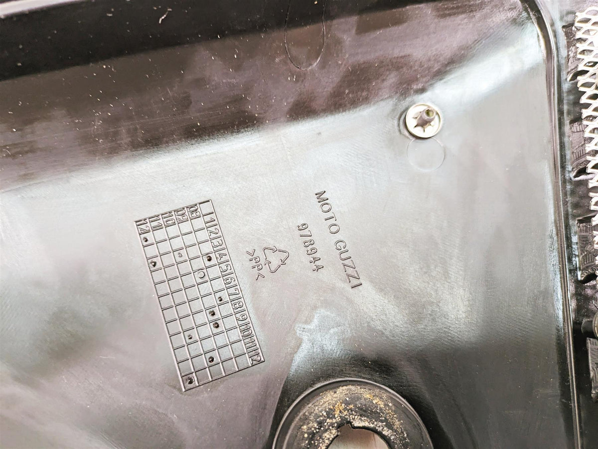 2013 Moto Guzzi V7 750 Stone Black Side Cover Fairing Cowl Set 978941 978944 {{ shop.shopifyCountryName }} - Mototech271