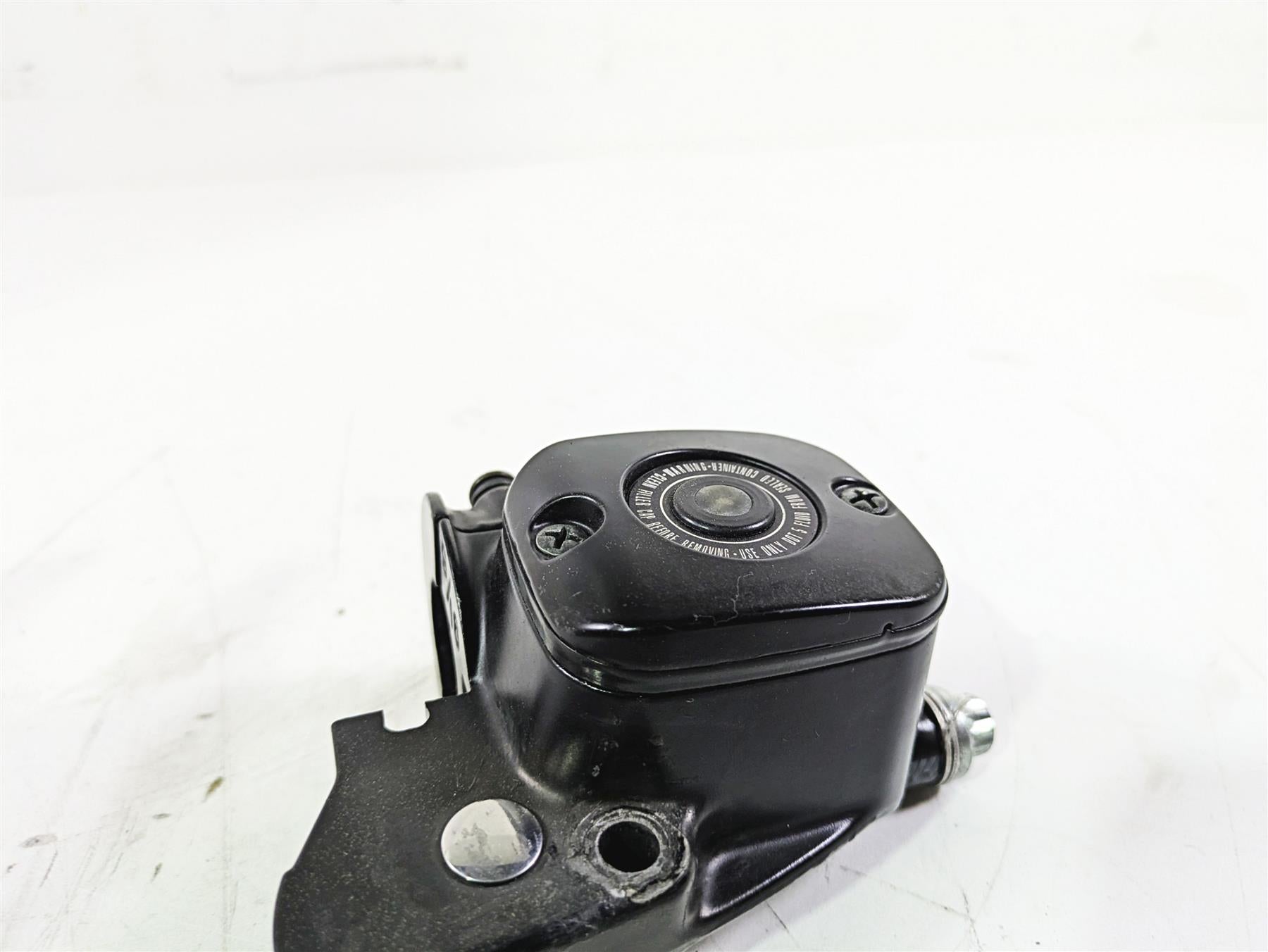2002 Harley Dyna FXDL Low Rider Front Brake Master Cylinder 9/16" 45019-96F {{ shop.shopifyCountryName }} - Mototech271