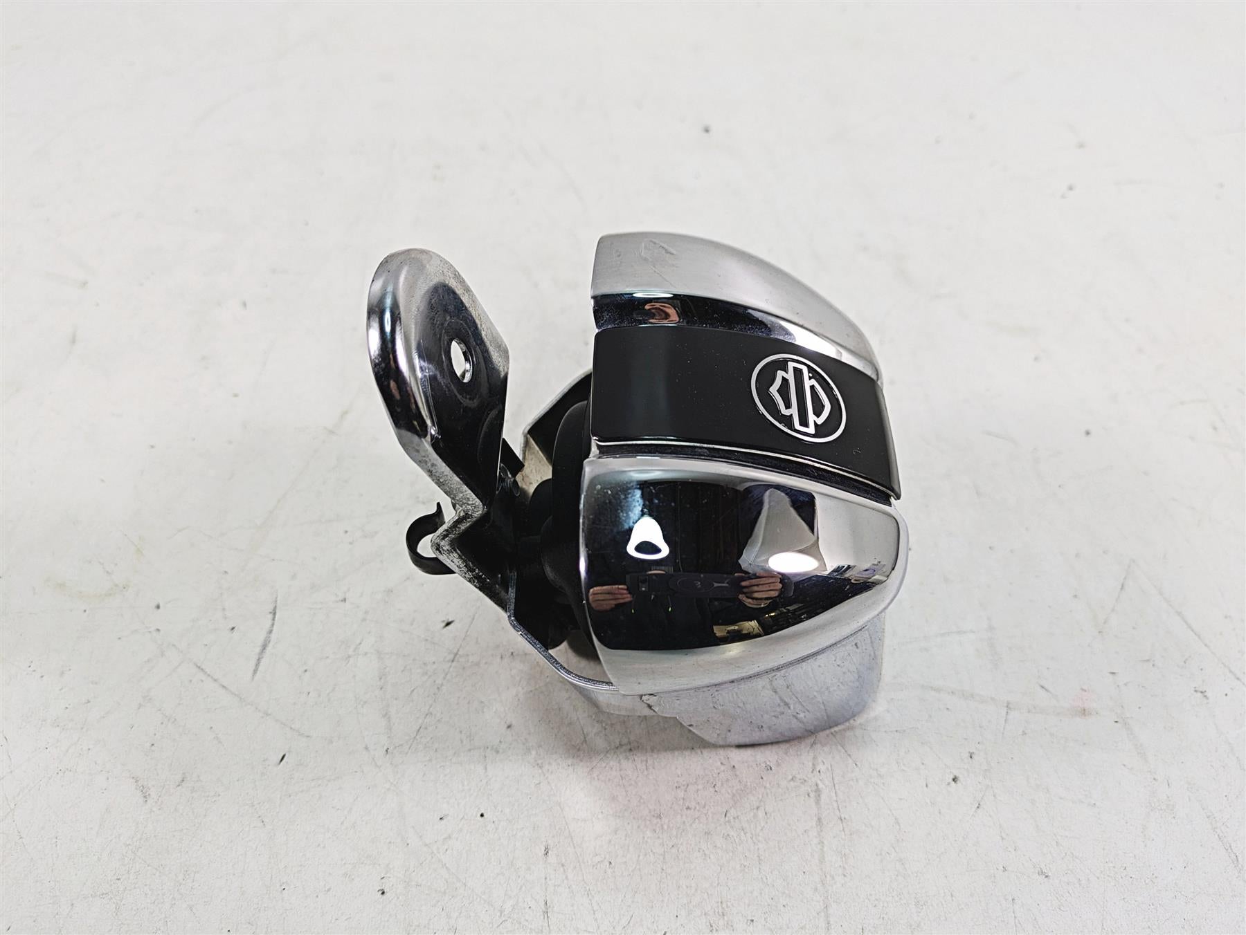 2020 Harley Touring FLHX Street Glide Horn + Chrome Cover 69060-90H 61300523A {{ shop.shopifyCountryName }} - Mototech271