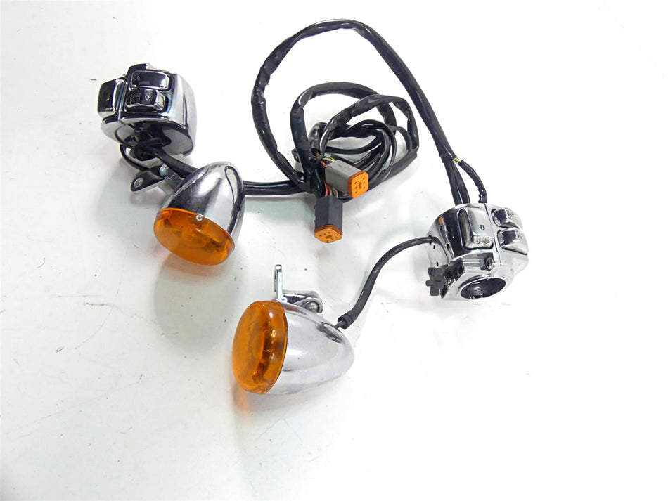2005 Harley VRSCSE CVO V-Rod Left Right Hand Chrome Control Switches 71682-06 {{ shop.shopifyCountryName }} - Mototech271